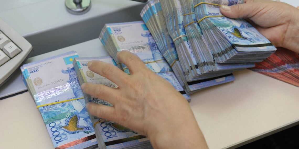 Казахстанцы смогут получить до 345 тысяч тенге за добровольную сдачу оружия