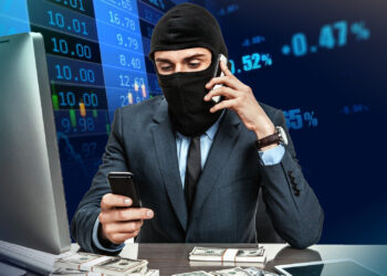 Банки обяжут списывать кредиты, оформленные на казахстанцев незаконным путем