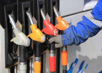 В Казахстане предлагают ввести госрегулирование оптовой стоимости на нефтепродукты