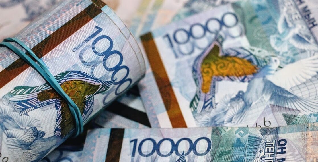 Граждане Казахстана задолжали банкам более 1 трлн тенге