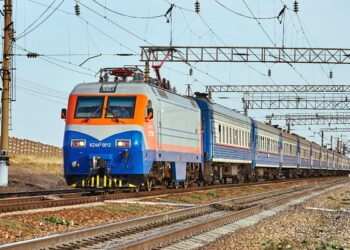 Протестовавшие нефтяники выехали поездом в Жанаозен — КазМунайГаз