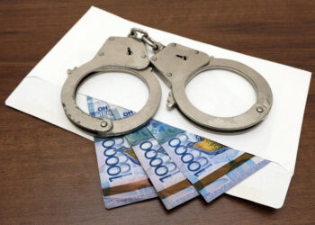 Начальник отдела образования в Талдыкоргане подозревается в получении взятки