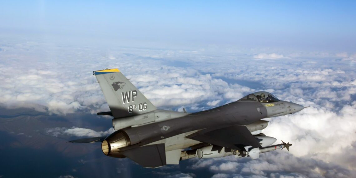 США не изменили планы о поставках истребителей F-16 Украине