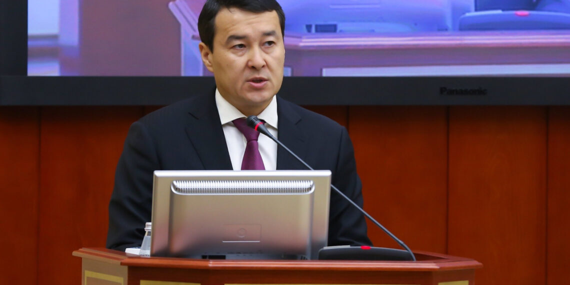 На средний бизнес возлагаются большие ожидания — Алихан Смаилов