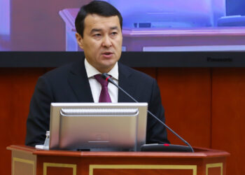 На средний бизнес возлагаются большие ожидания — Алихан Смаилов