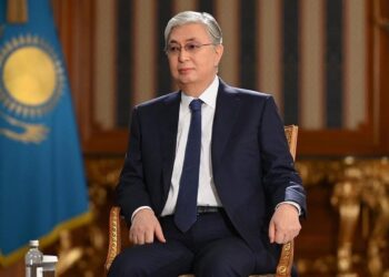 Алихан Смаилов зачитал обращение Токаева к машиностроителям