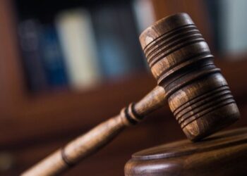 В Петропавловске осудили сотрудника правоохранительных органов за коррупцию