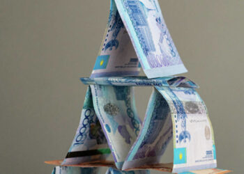 Десять жителей Актобе лишились своих денег из-за сомнительного проекта