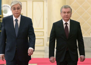 Касым-Жомарт Токаев и Шавкат Мирзиёев провели телефонный разговор