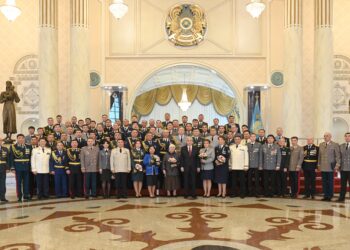 Токаев принял участие в церемонии вручения наград