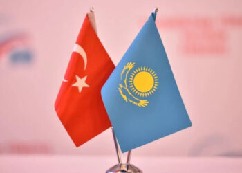 Казахстан и Турция договорились облегчить таможенный контроль
