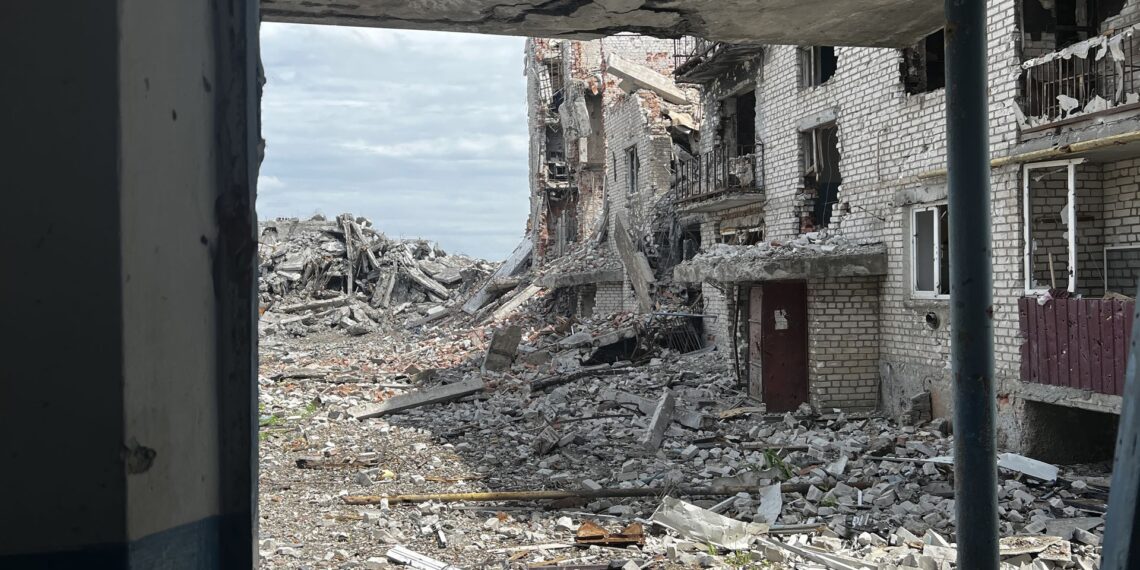 Украина отправляла необученных военных в Артемовск из-за больших потерь — WSJ