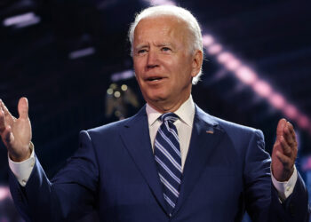 Лидер США отменил все будущие поездки из-за ситуации с госдолгом