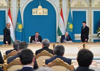 Токаев и Рахмон подписали ряд документов о сотрудничестве стран