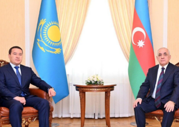 Премьер-министры Казахстана и Азербайджана обсудили развитие Транскаспийского маршрута