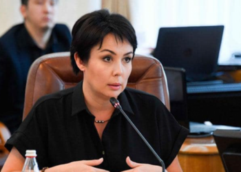 Аружан Саин покинула должность детского омбудсмена