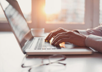 Казахстанские блогеры будут платить налоги