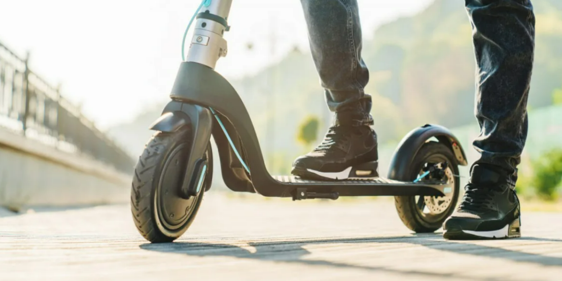 Токаев подписал закон, предусматривающий ограничения для электросамокатов