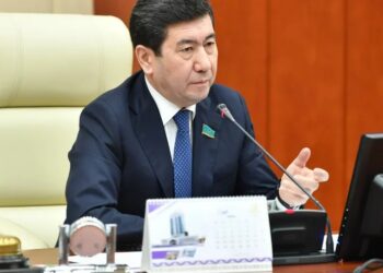 В парламенте Казахстана завершена первая сессия VIII созыва