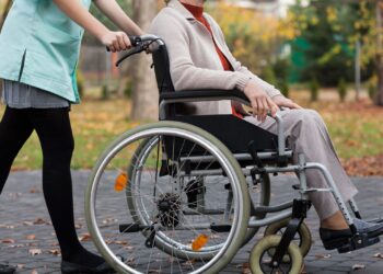 Для родственников граждан с инвалидностью вводится оплата труда