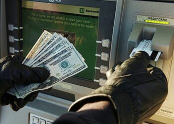 В Павлодаре, при снятии похищенных средств, задержали мошенника