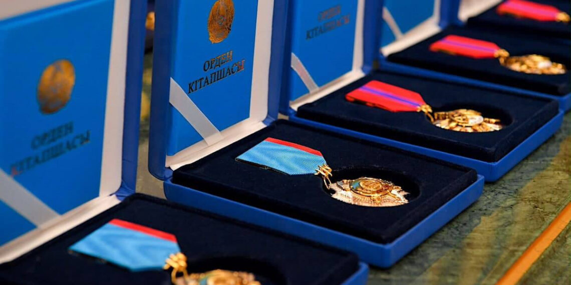 Министр экологии вручила ордена семьям погибших сотрудников лесхоза