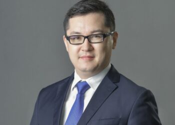 Токаев принял управляющего Международным финансовым центром «Астана»