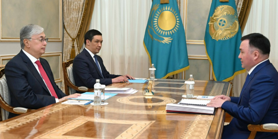 Токаев провел встречу с председателем Верховного суда