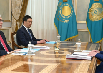 Токаев провел встречу с председателем Верховного суда