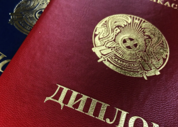 Вместе со школьным аттестатом можно будет получить диплом колледжа