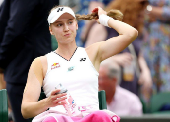 Казахстанская теннисистка Рыбакина выиграла стартовый матч на Уимблдоне