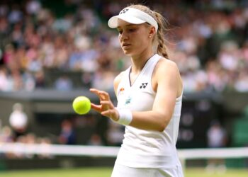 Казахстанская теннисистка Елена Рыбакина выбыла из турнира Уимблдон