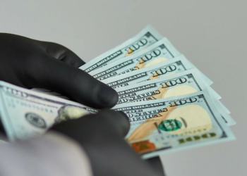 В Астане и Костанайской области осуществлялся сбыт поддельных долларов