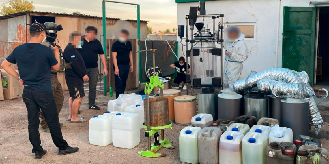 В Казахстане ликвидирована деятельность двух нарколабораторий