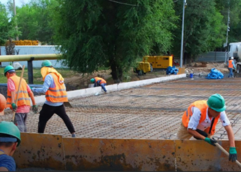 Аким Алматы извинился перед гражданами из-за неудобств при ремонте дорог