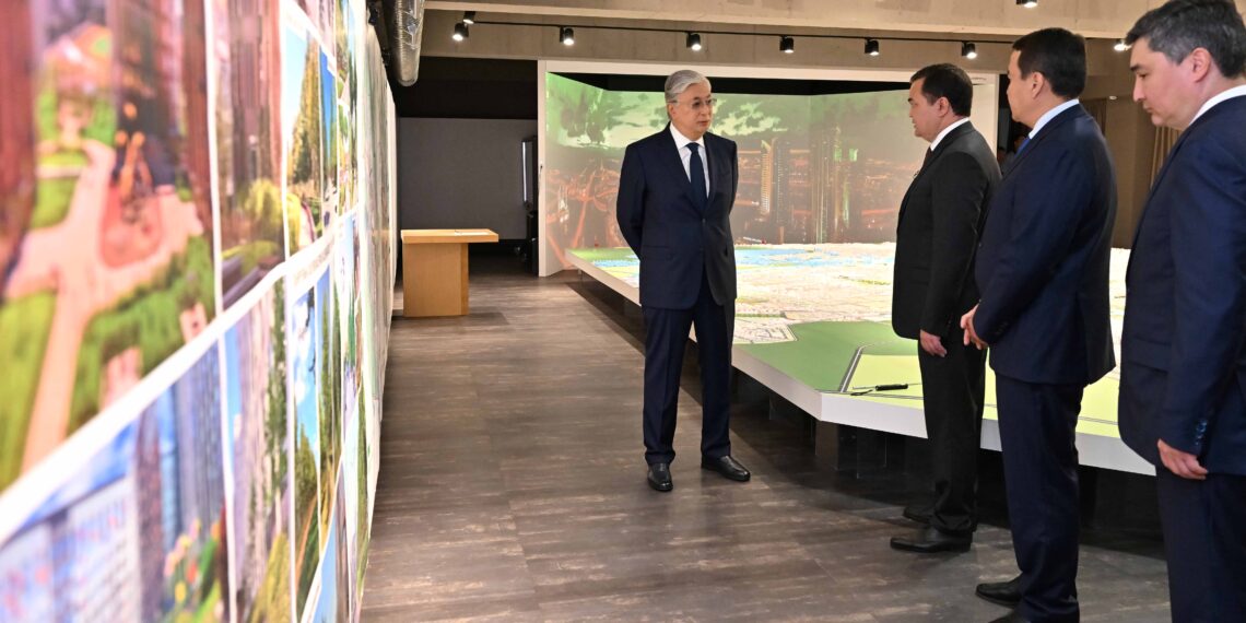 Токаеву представили генплан развития столицы