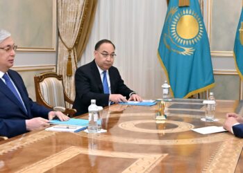 Токаев принял посла Казахстана в России Даурена Абаева