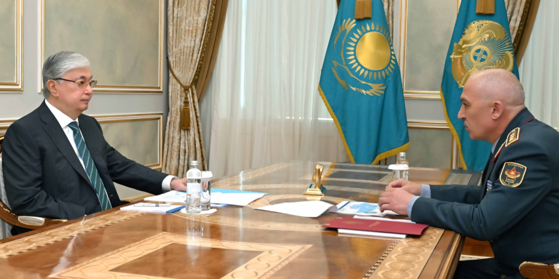 Токаев принял министра обороны Руслана Жаксылыкова