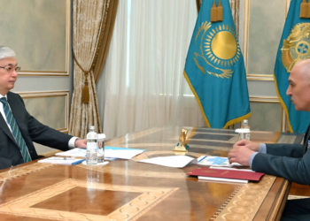 Токаев принял министра обороны Руслана Жаксылыкова