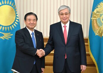 Токаев принял председателя Японской парламентской лиги дружбы с Казахстаном