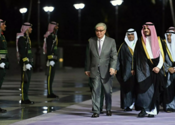 Токаев прибыл с рабочим визитом в Саудовскую Аравию