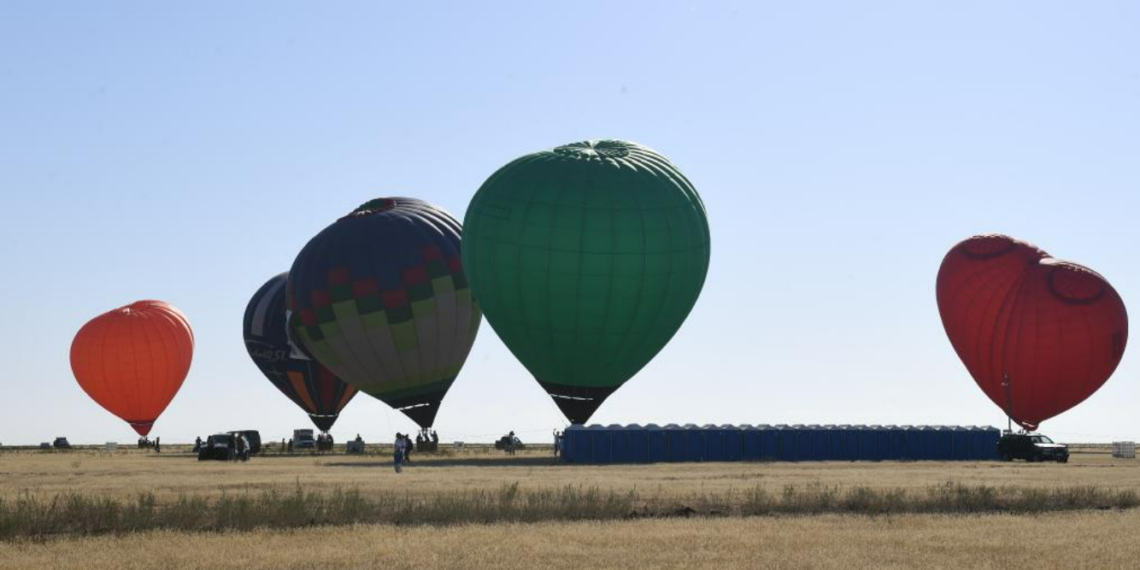 В городе Конаев состоялся фестиваль воздушных шаров