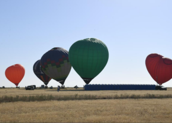 В городе Конаев состоялся фестиваль воздушных шаров