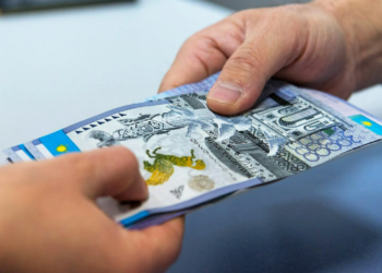 Государственные аудиторы за взятки скрывали хищение в образовании