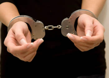 За истязание детей осуждена специалист коррекционного центра в Атырау