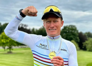 Казахстанский спортсмен Александр Винокуров вновь стал чемпионом мира