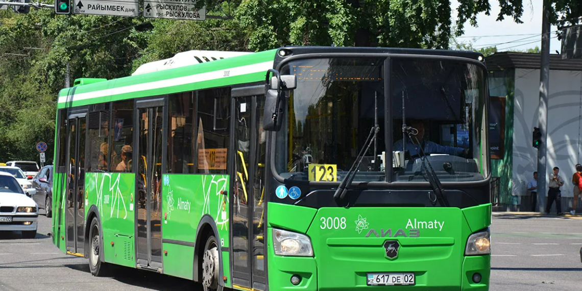 В Алматы возрастет стоимость проезда в общественном транспорте