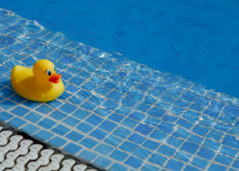 Ребенок утонул в бассейне центра отдыха в Талдыкоргане