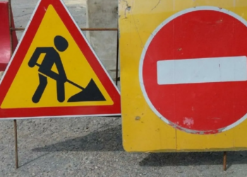 На участках нескольких улиц Астаны перекрыто движение транспорта