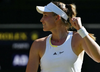 Елена Рыбакина вышла в третий круг теннисного турнира в США